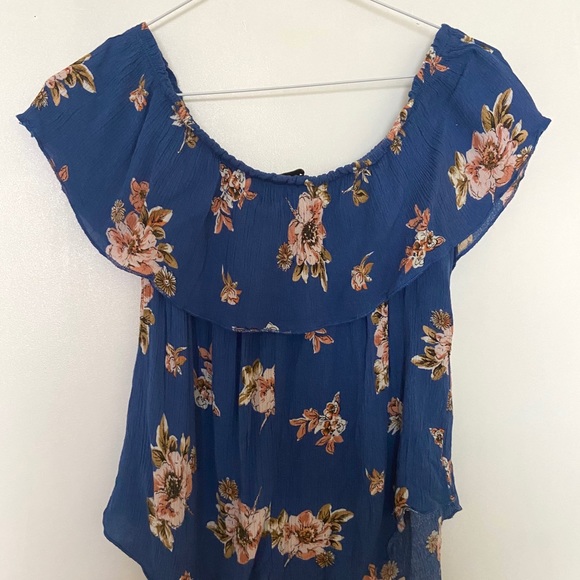 Revamped Off The Shoulder Floral Top - Picture 3 of 3
